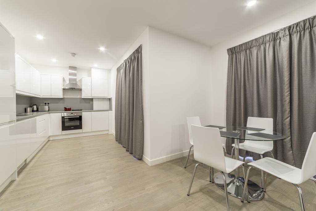 Canning Town Stratford Apartments ลอนดอน ภายนอก รูปภาพ